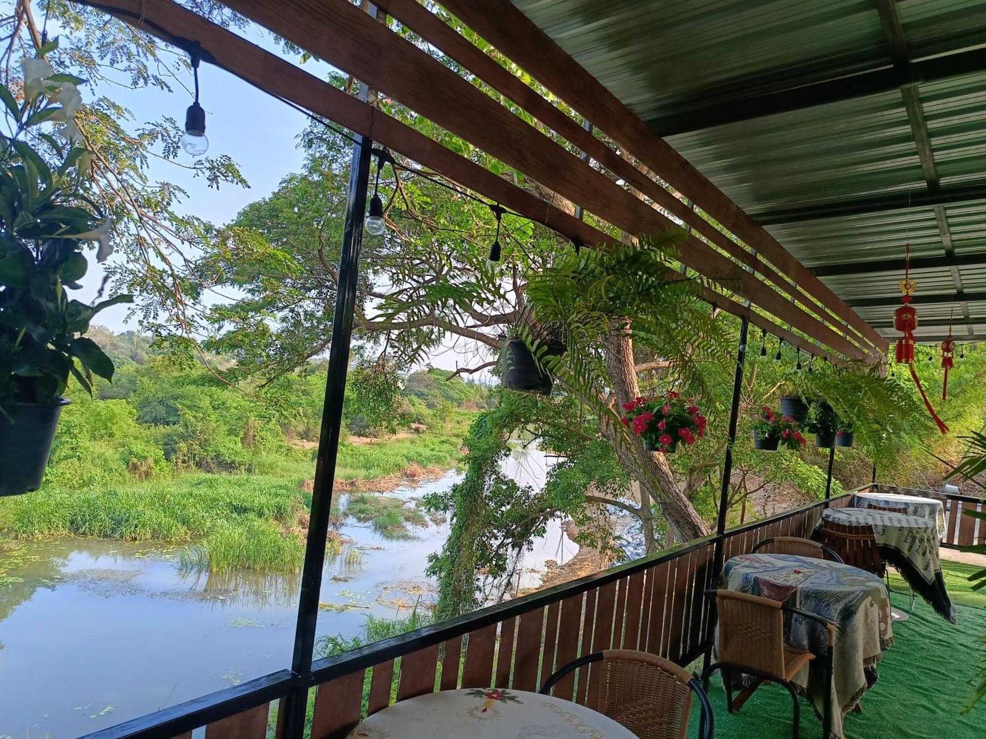 Bussaracum Resort Kanchanaburi City Exteriör bild