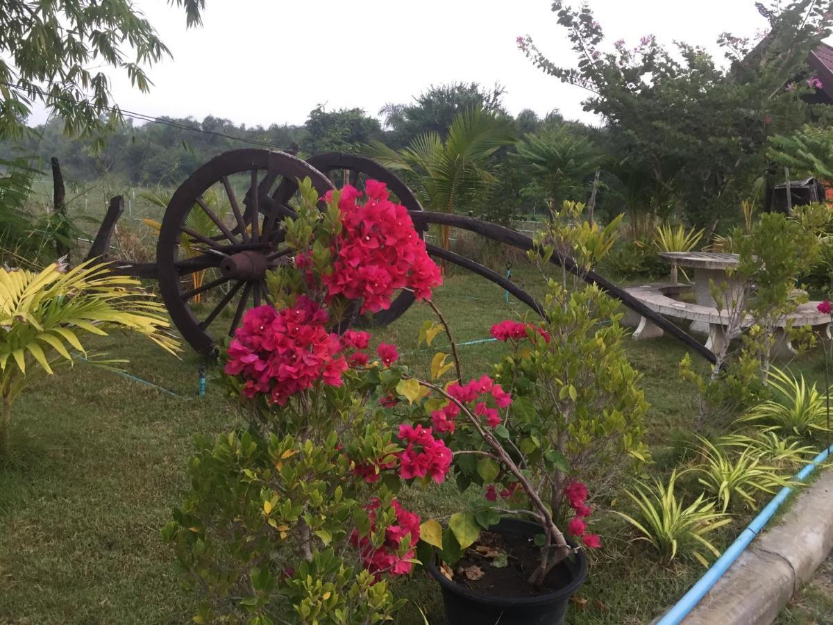Bussaracum Resort Kanchanaburi City Exteriör bild